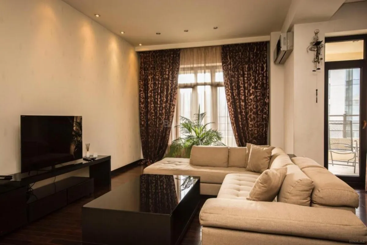 Kirayə verilir 2 otaqlı mənzil 100 m²