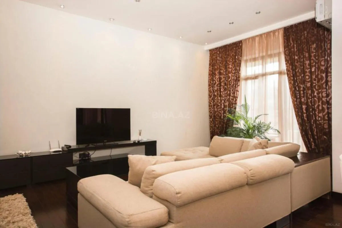Kirayə verilir 2 otaqlı mənzil 100 m²