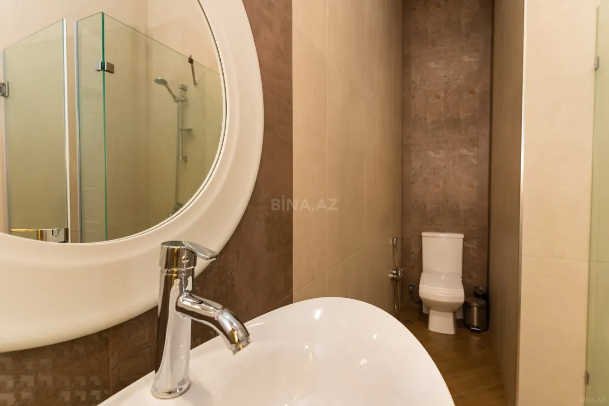 Kirayə verilir 5 otaqlı mənzil 291.6 m²