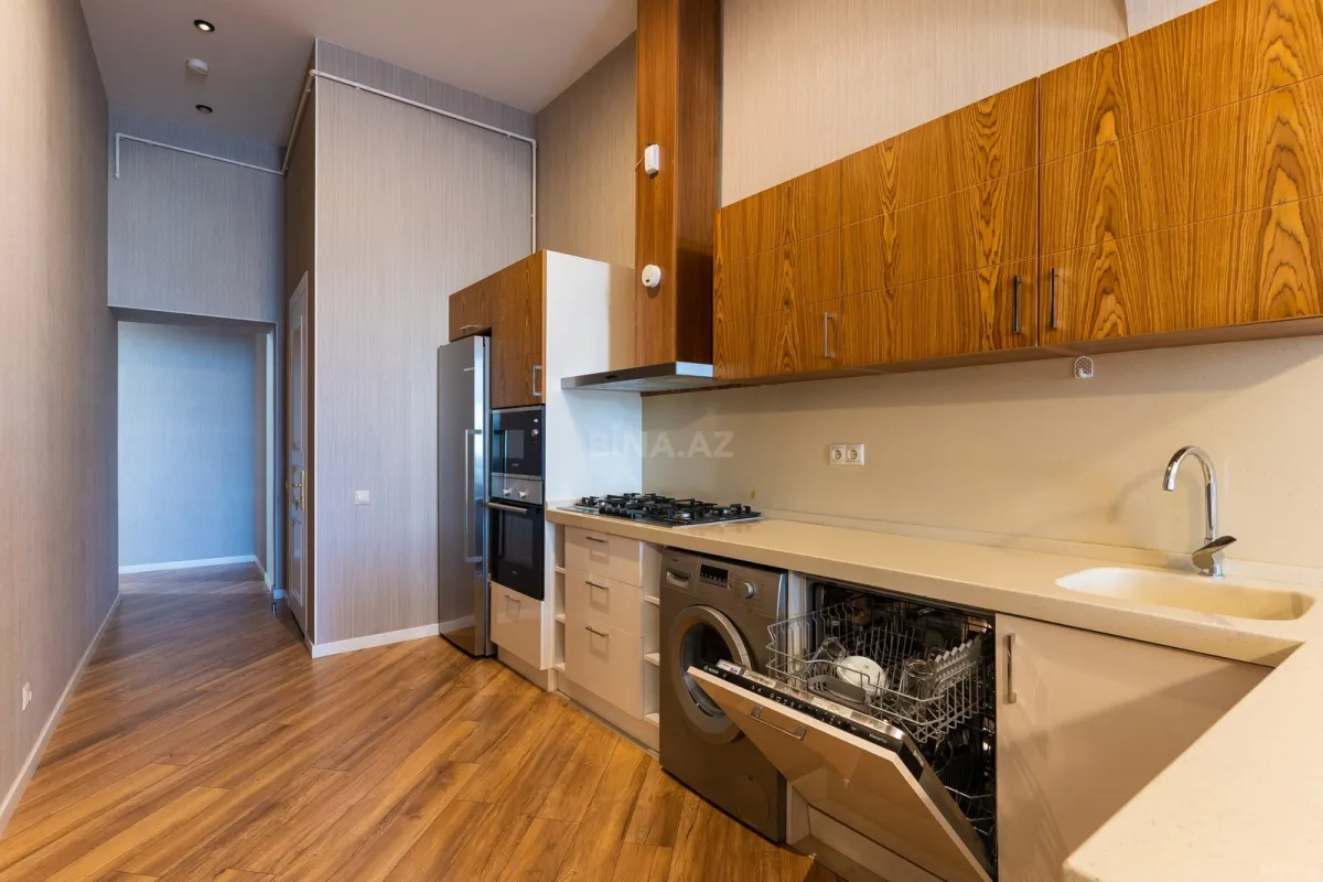 Kirayə verilir 5 otaqlı mənzil 291.6 m²