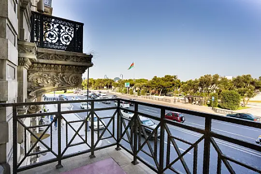 Kirayə verilir 5 otaqlı mənzil 291.6 m²