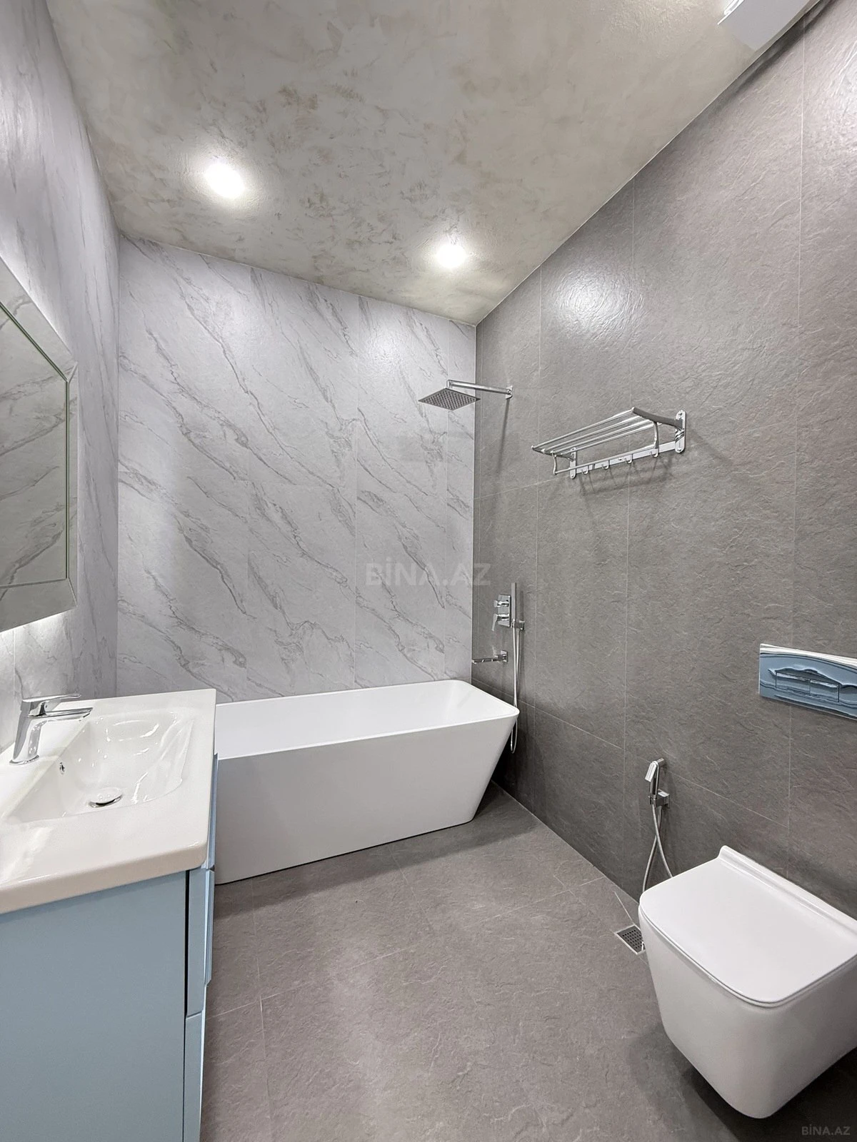 Satılır 5 otaqlı həyət evi 260 m²