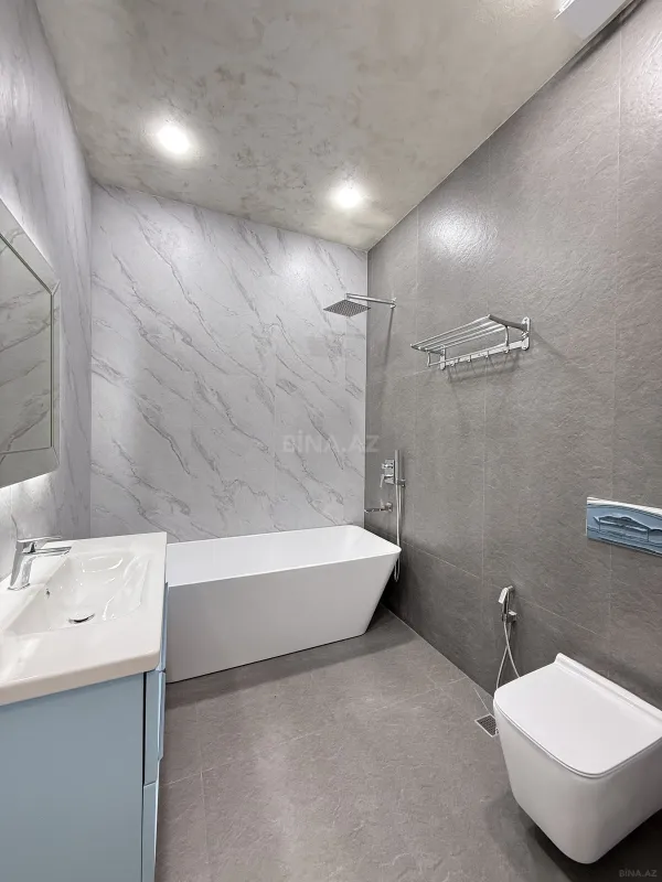 Satılır 5 otaqlı həyət evi 260 m²