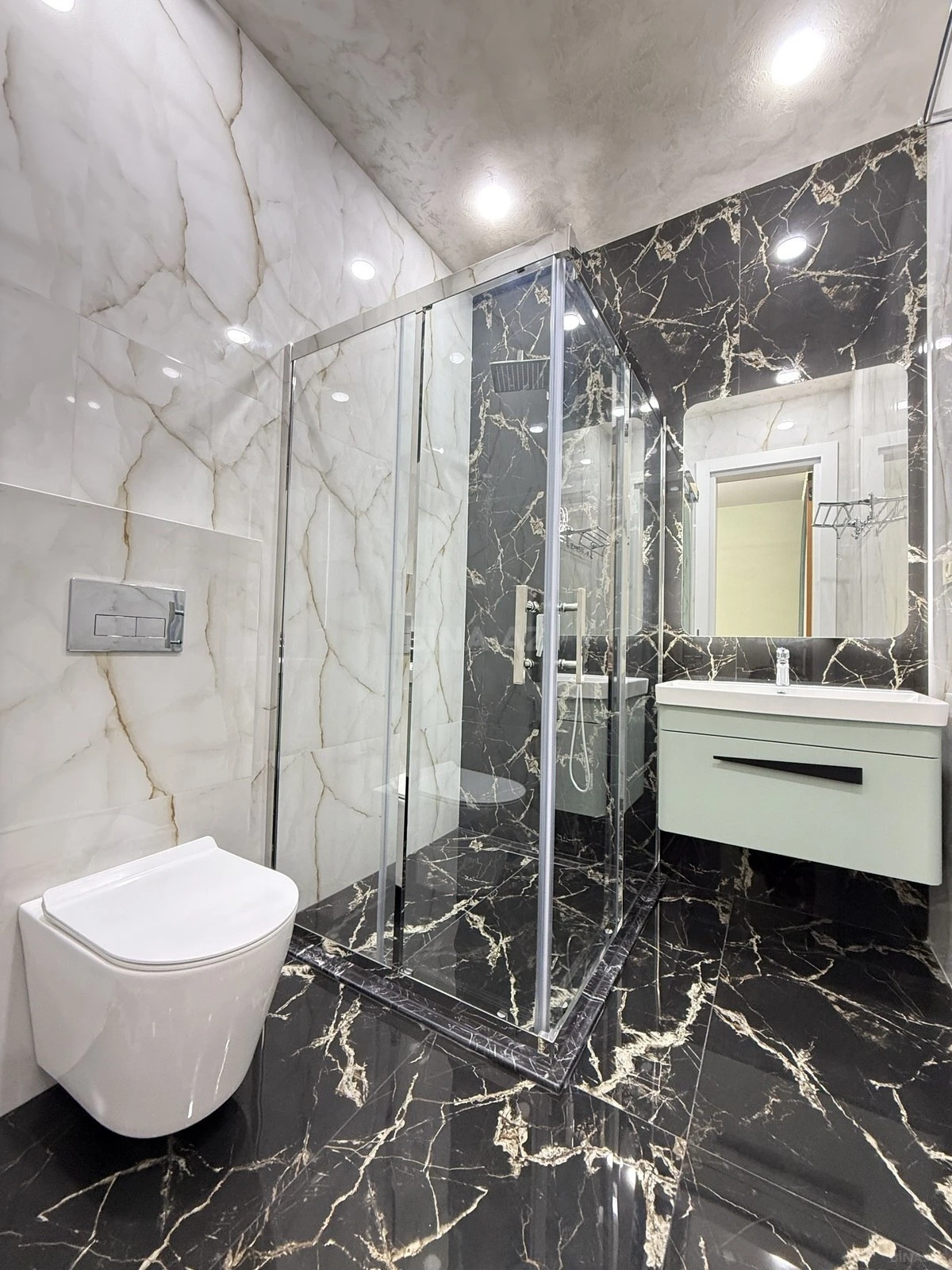 Satılır 5 otaqlı həyət evi 260 m²