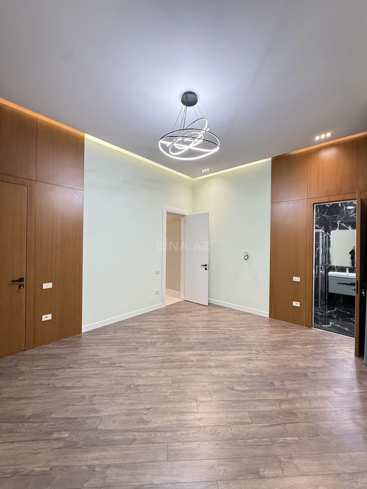 Satılır 5 otaqlı həyət evi 260 m²