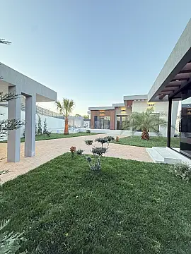 Satılır 5 otaqlı həyət evi 260 m²