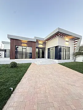 Satılır 5 otaqlı həyət evi 260 m²