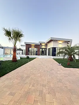 Satılır 5 otaqlı həyət evi 260 m²