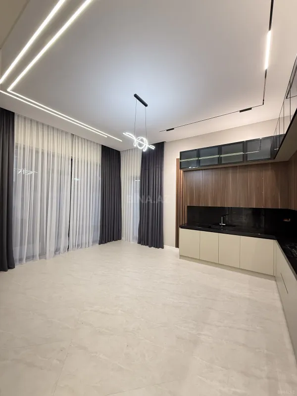Satılır 5 otaqlı həyət evi 260 m²