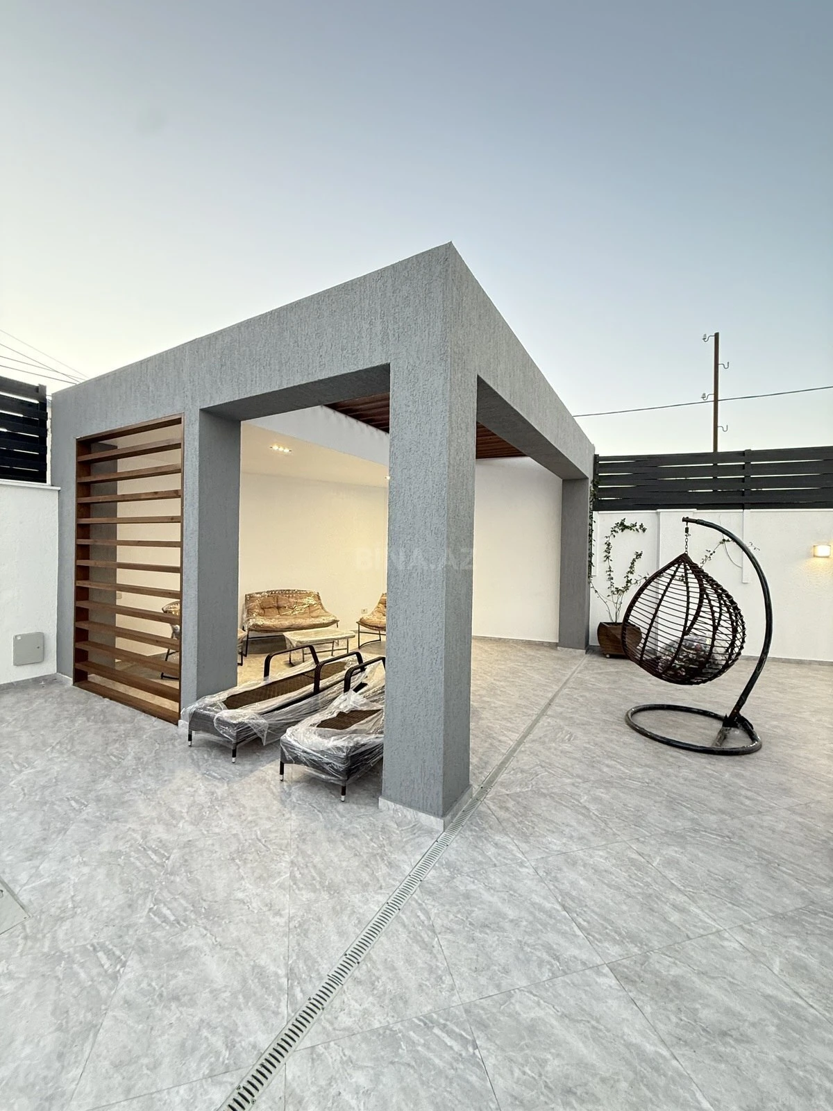 Satılır 5 otaqlı həyət evi 260 m²