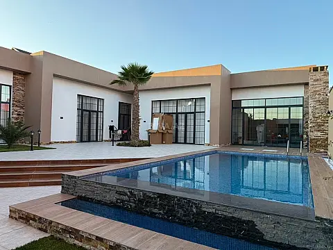 Kirayə verilir 5 otaqlı həyət evi 260 m²