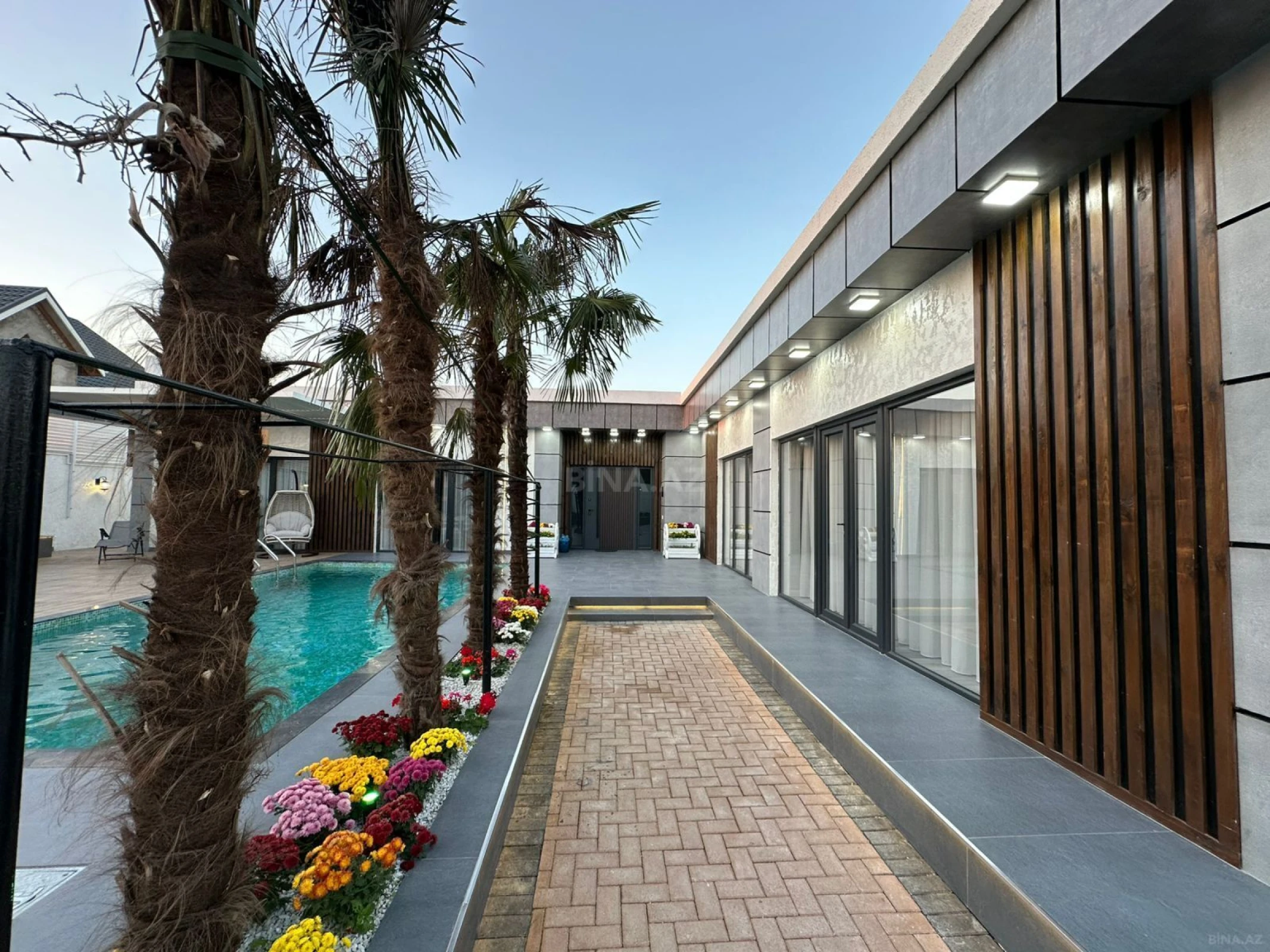 Satılır 5 otaqlı həyət evi 200 m²
