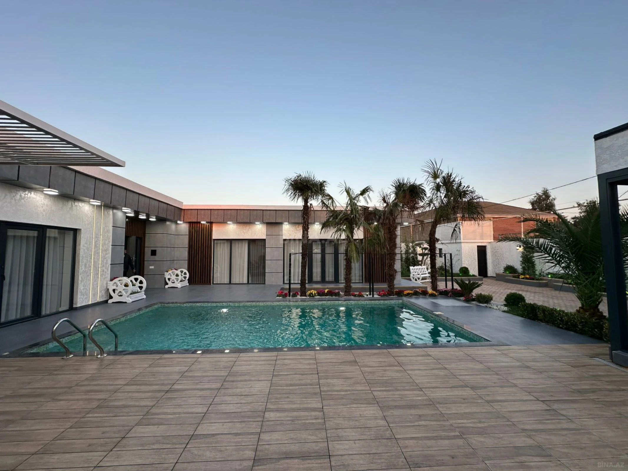 Satılır 5 otaqlı həyət evi 200 m²