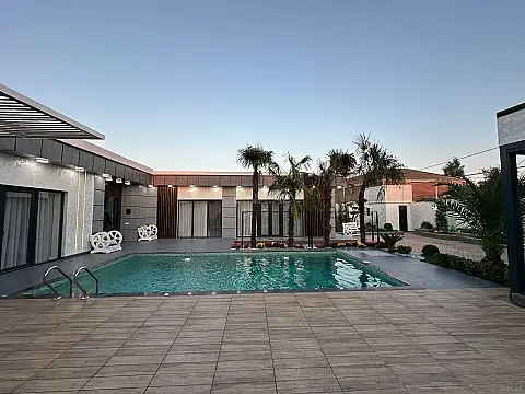 Satılır 5 otaqlı həyət evi 200 m²