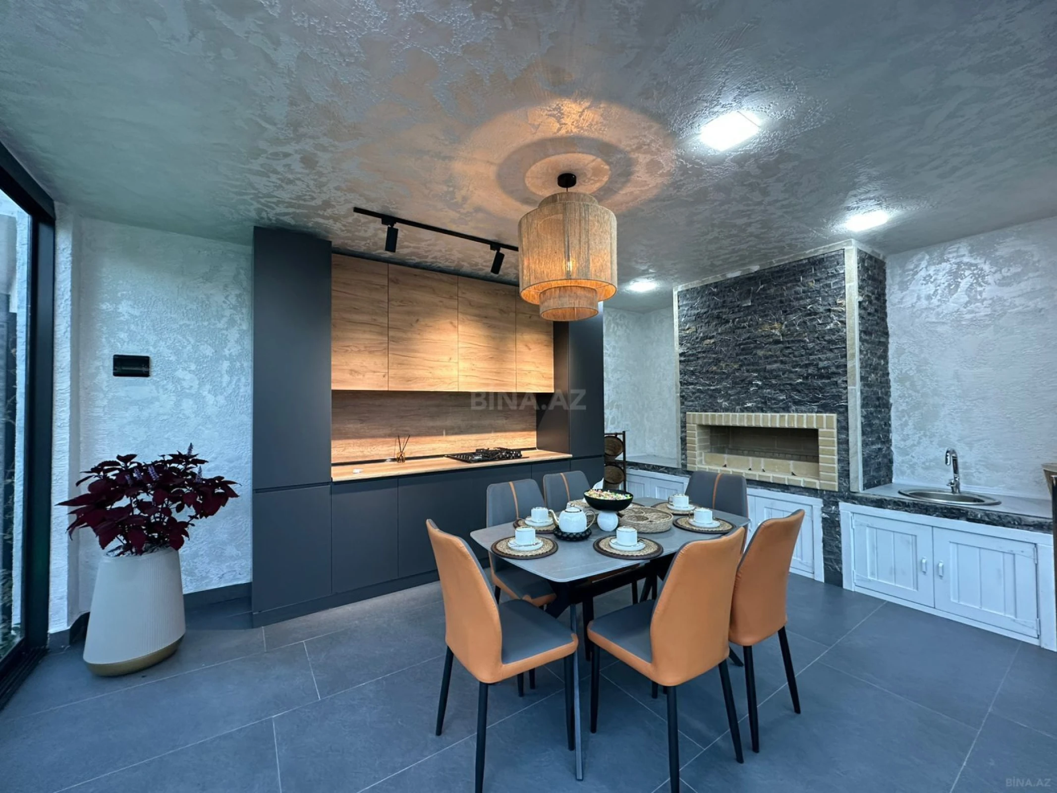 Satılır 5 otaqlı həyət evi 200 m²