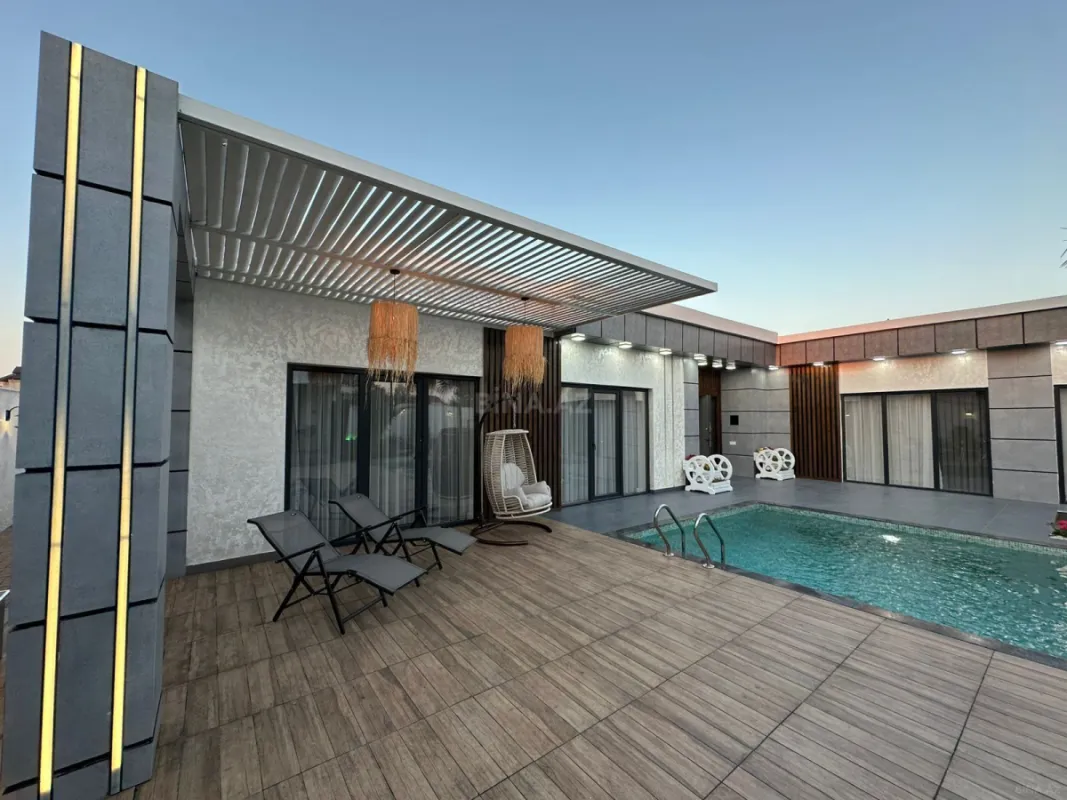 Satılır 5 otaqlı həyət evi 200 m²