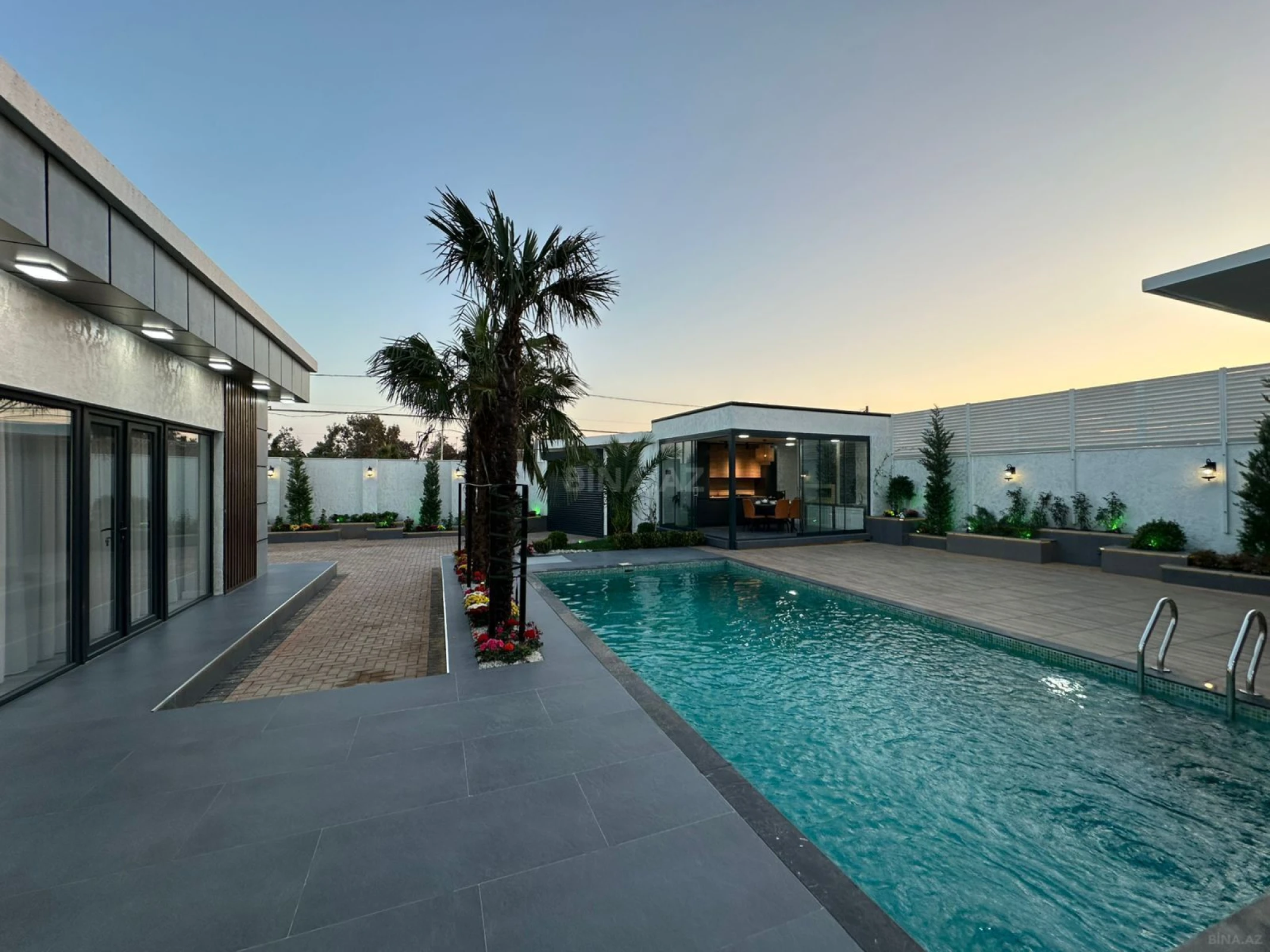 Satılır 5 otaqlı həyət evi 200 m²