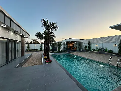 Satılır 5 otaqlı həyət evi 200 m²