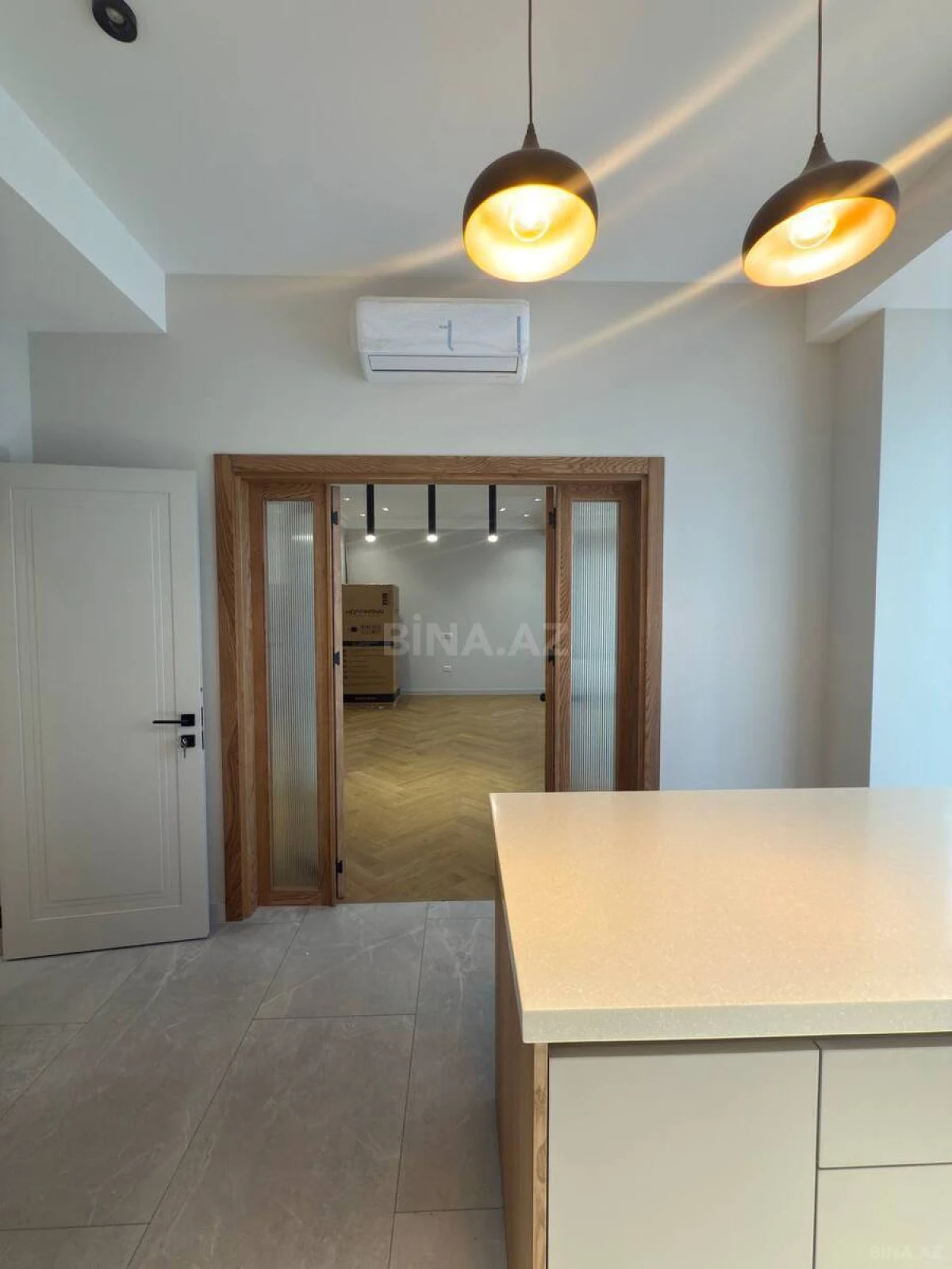 Satılır 3 otaqlı mənzil 135 m²