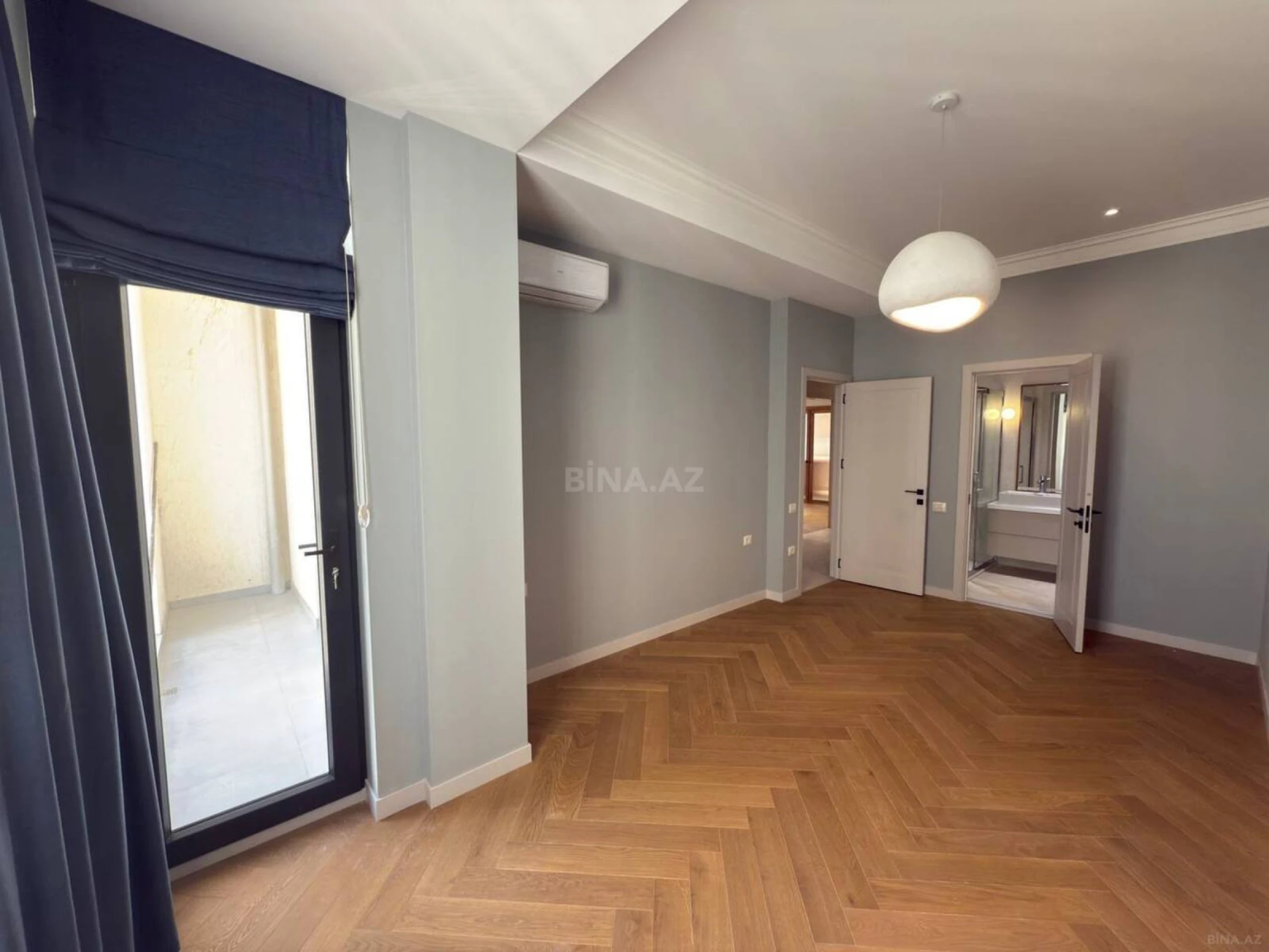 Satılır 3 otaqlı mənzil 135 m²