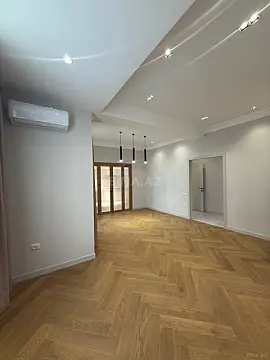 Satılır 3 otaqlı mənzil 135 m²
