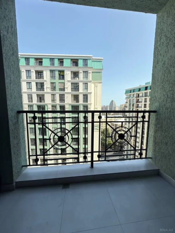 Satılır 3 otaqlı mənzil 135 m²
