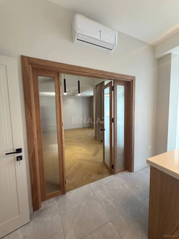 Satılır 3 otaqlı mənzil 135 m²