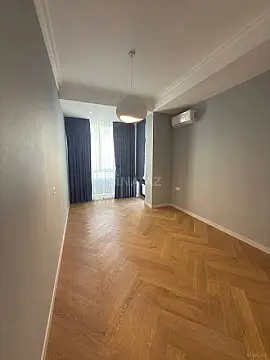 Satılır 3 otaqlı mənzil 135 m²