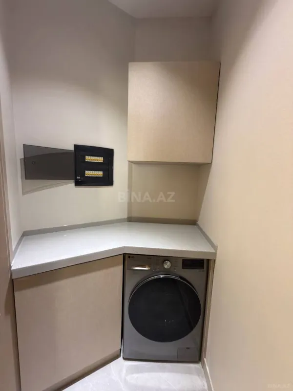 Satılır 3 otaqlı mənzil 135 m²