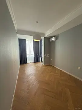 Satılır 3 otaqlı mənzil 135 m²