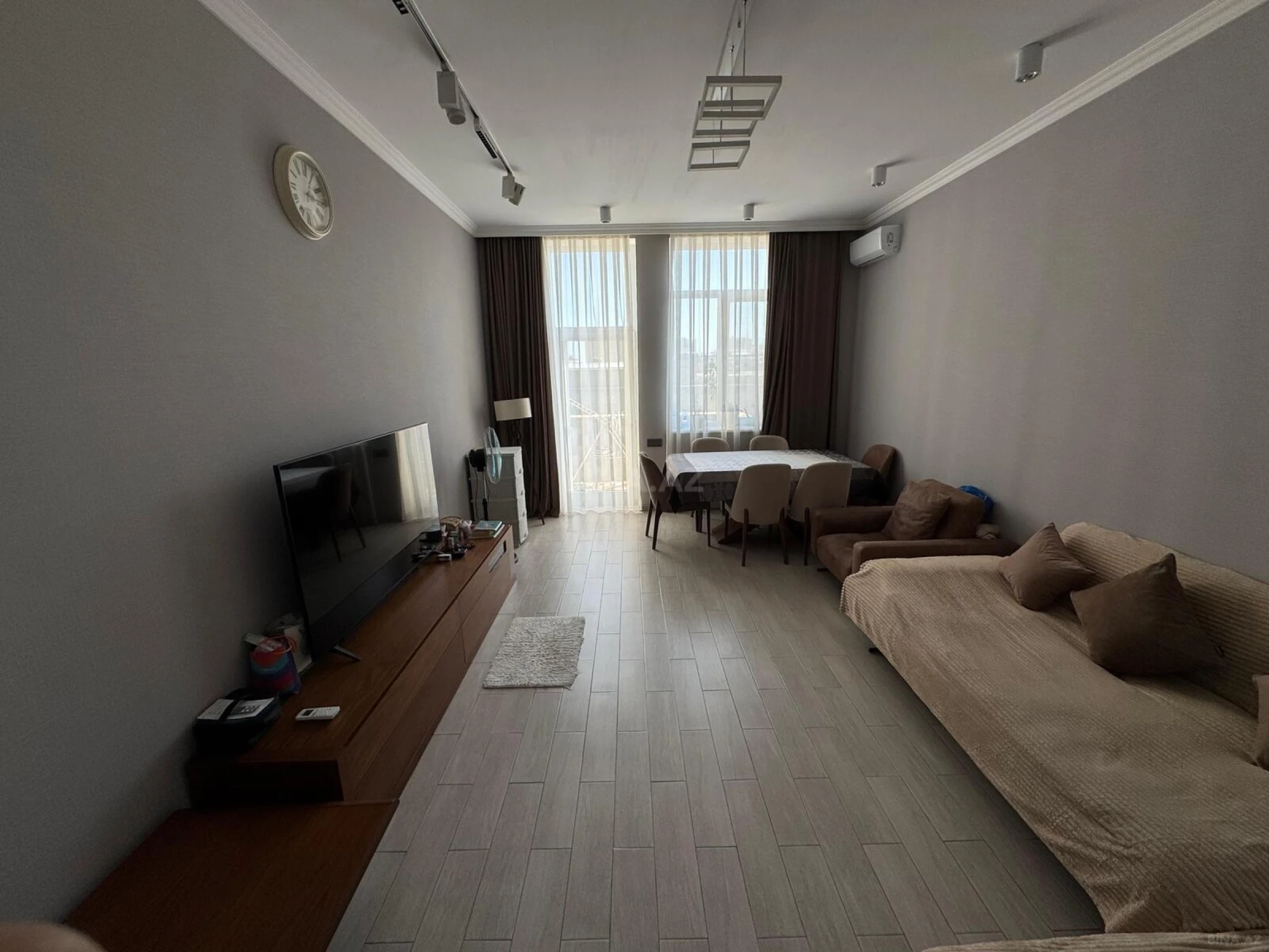 Satılır 3 otaqlı mənzil 98 m²