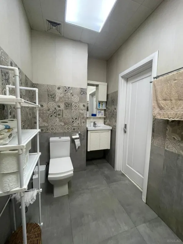Satılır 4 otaqlı mənzil 155 m²
