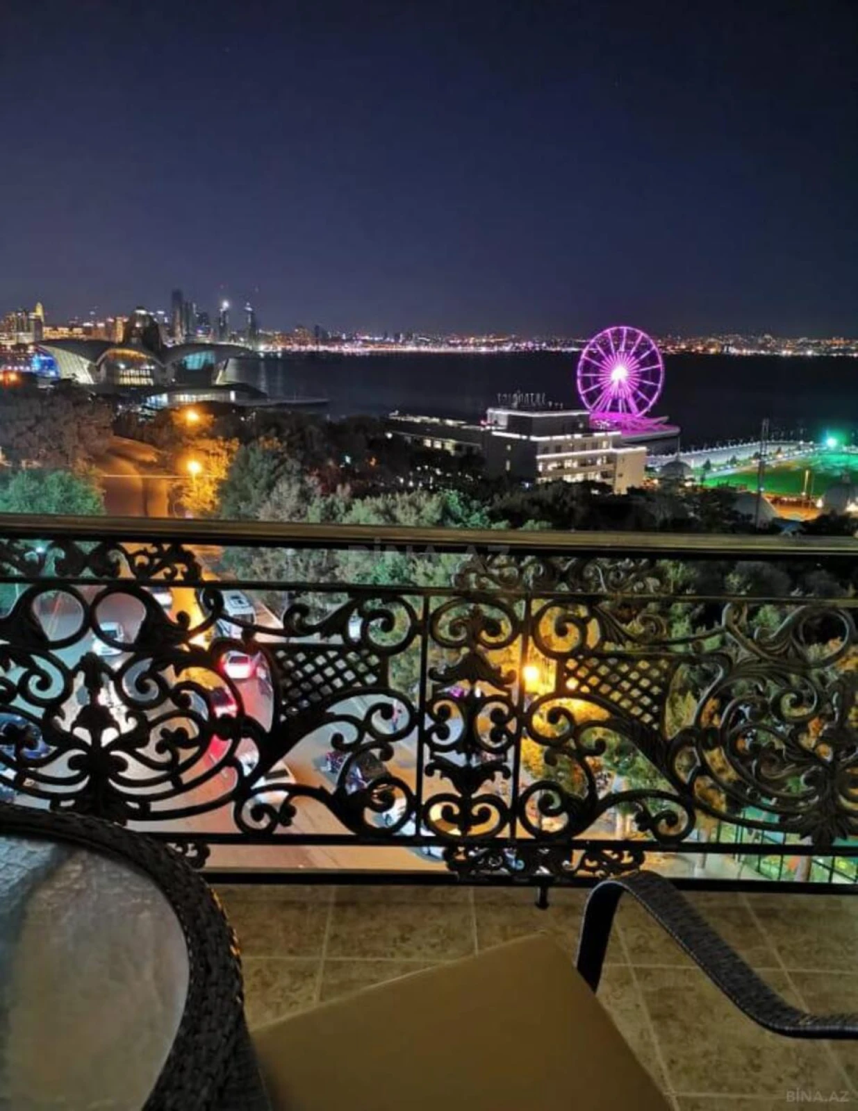 Kirayə verilir 7 otaqlı mənzil 680 m²