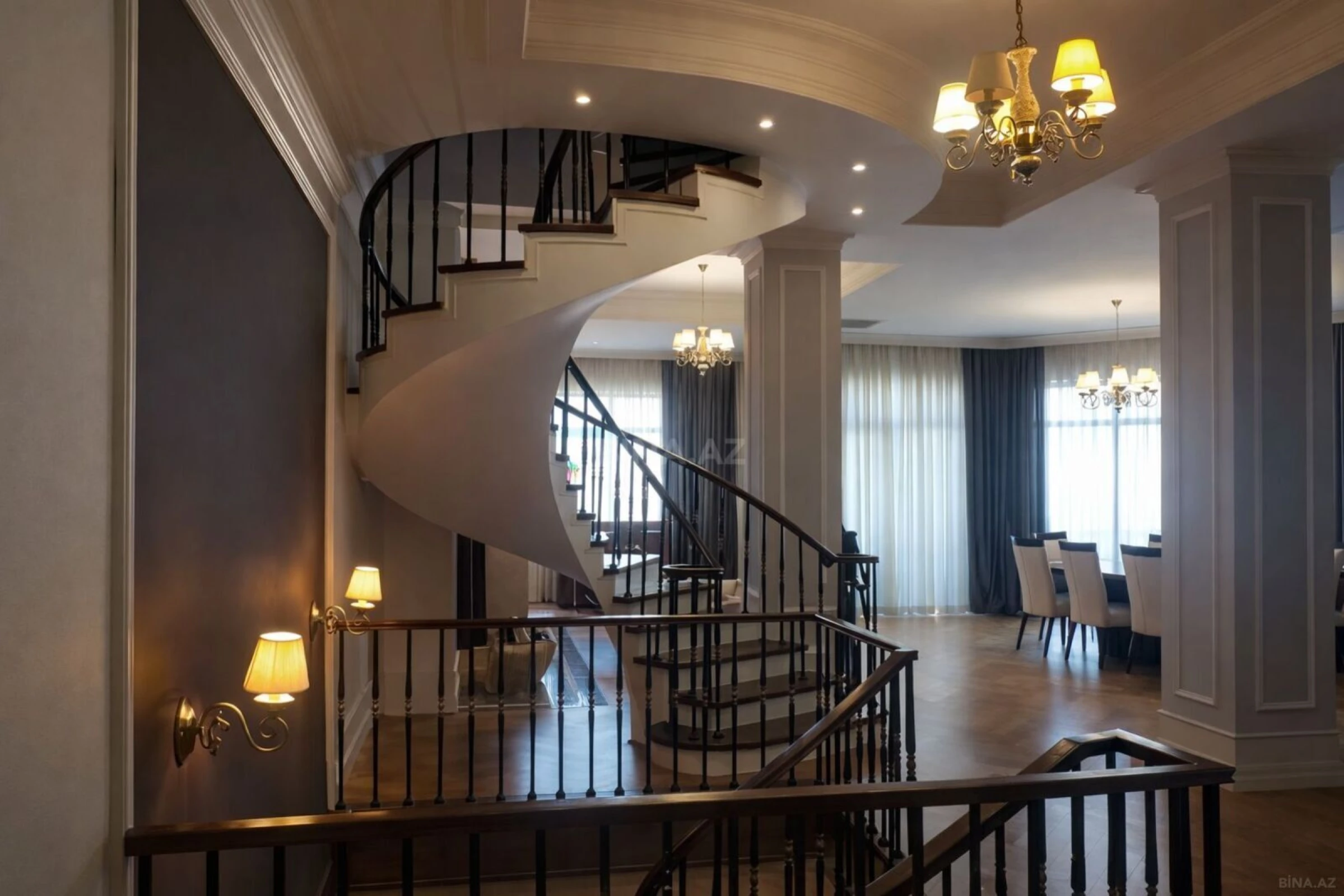 Kirayə verilir 7 otaqlı mənzil 680 m²