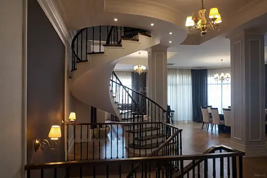 Kirayə verilir 7 otaqlı mənzil 680 m²