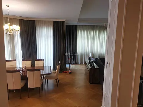 Kirayə verilir 7 otaqlı mənzil 680 m²