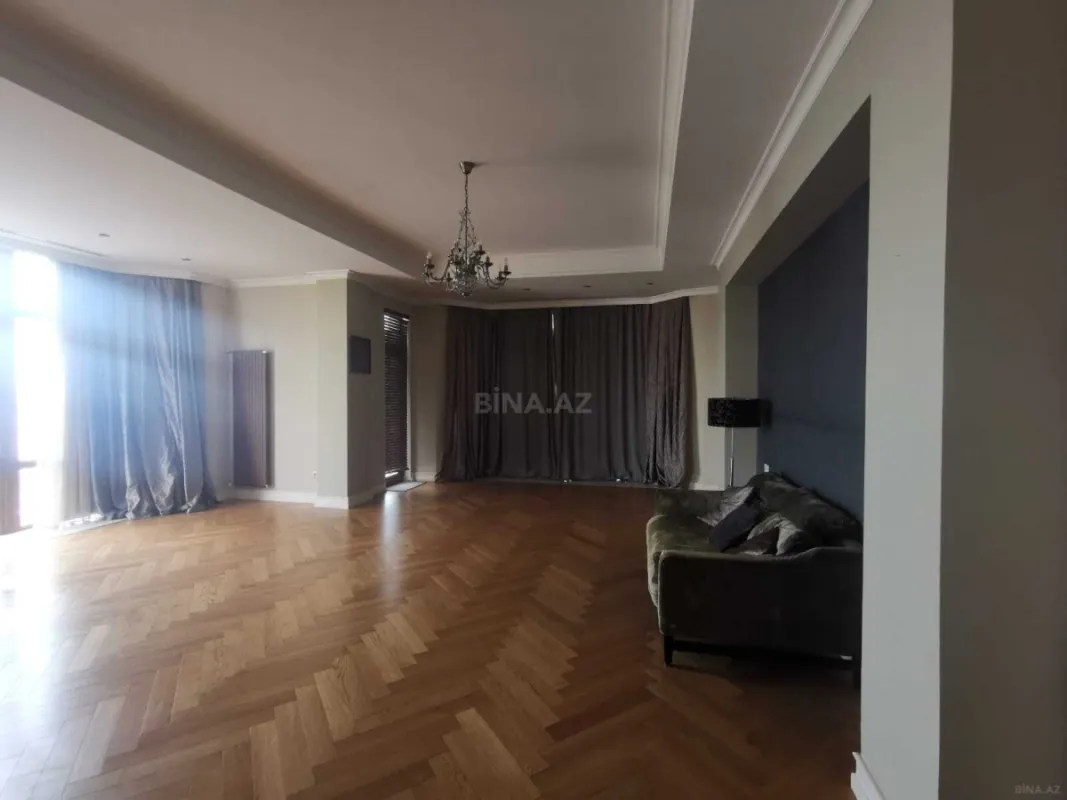 Kirayə verilir 7 otaqlı mənzil 680 m²