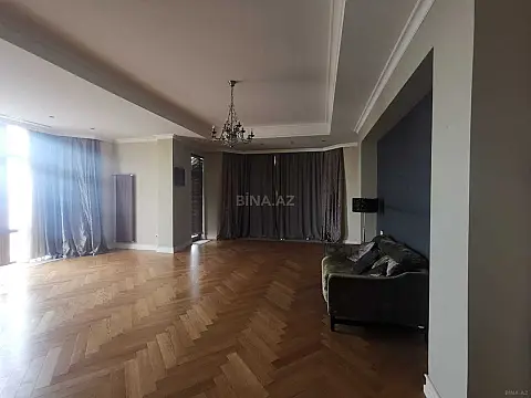 Kirayə verilir 7 otaqlı mənzil 680 m²