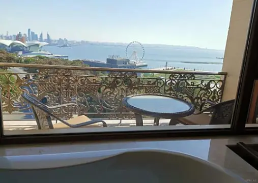 Kirayə verilir 7 otaqlı mənzil 680 m² — Bakı, Bayıl 7 otaq 680.00 m²