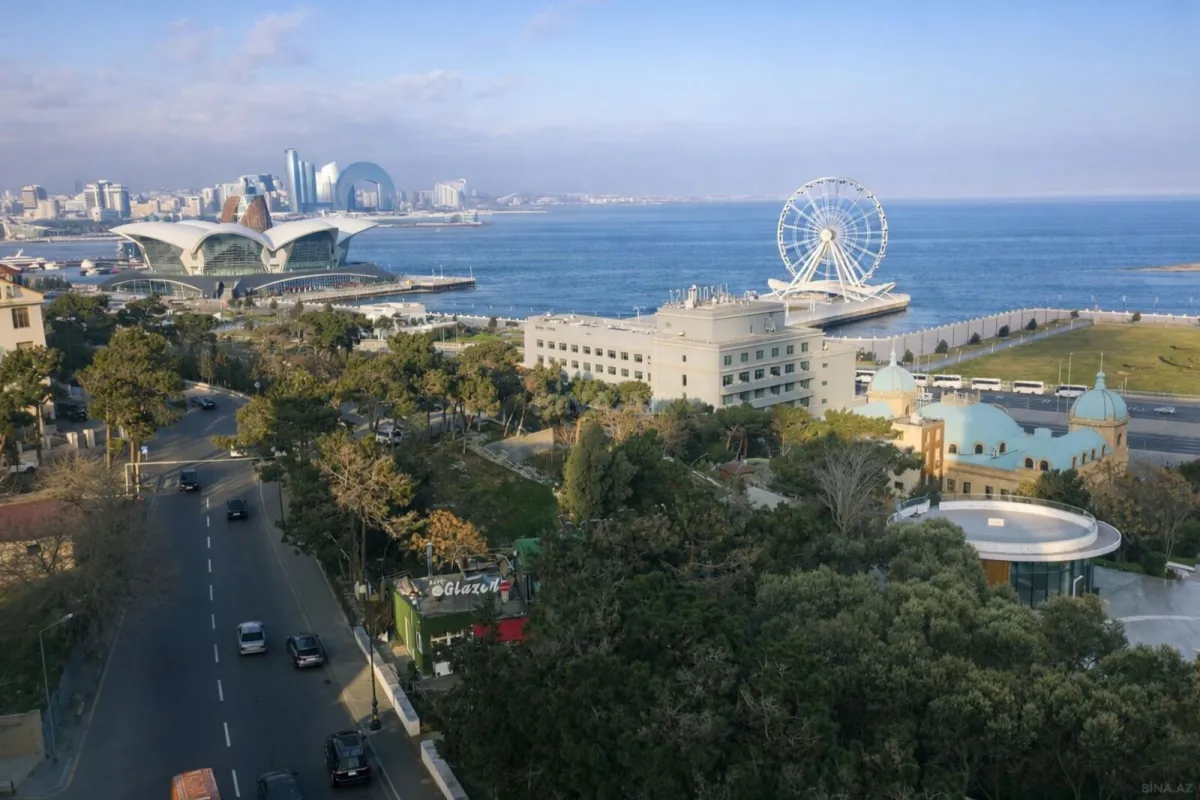 Kirayə verilir 7 otaqlı mənzil 680 m²