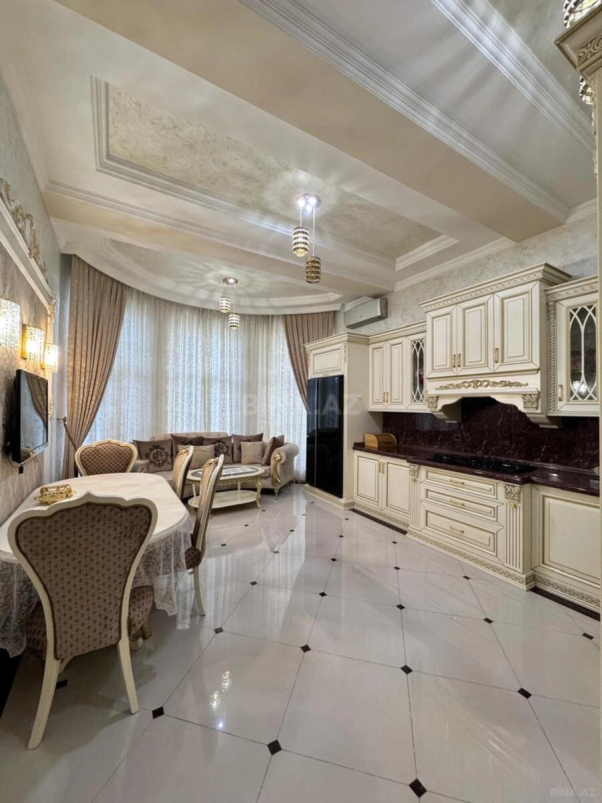 Satılır 7 otaqlı həyət evi 650 m²