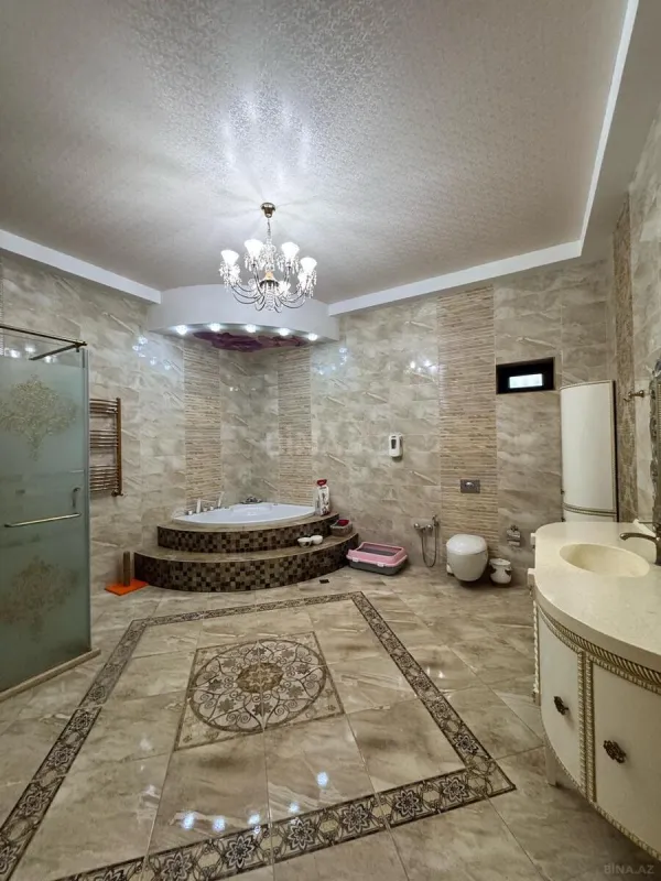 Satılır 7 otaqlı həyət evi 650 m²