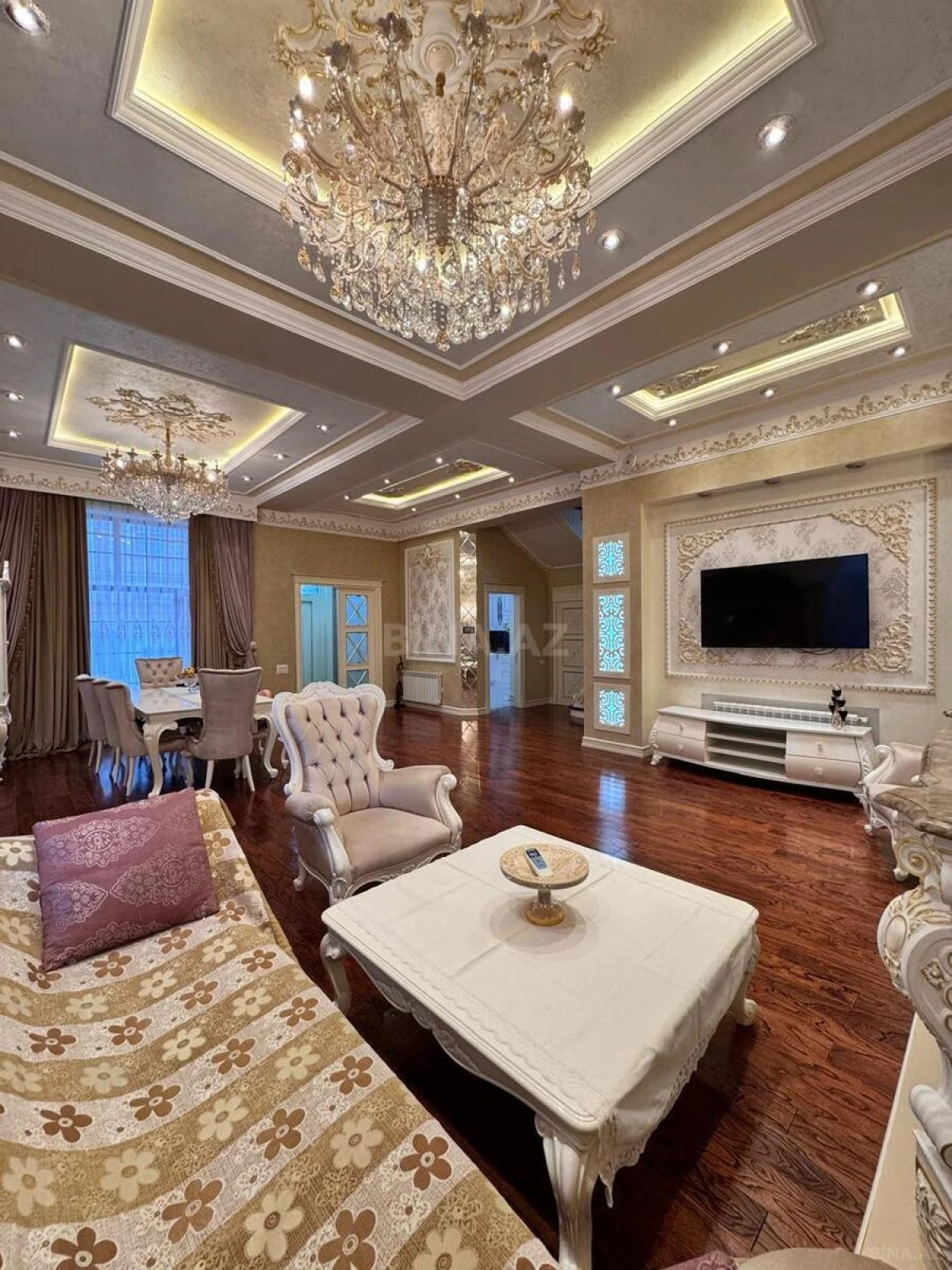 Satılır 7 otaqlı həyət evi 650 m²