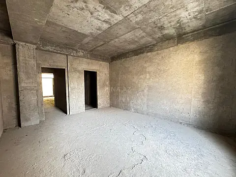 Satılır 4 otaqlı mənzil 161 m²