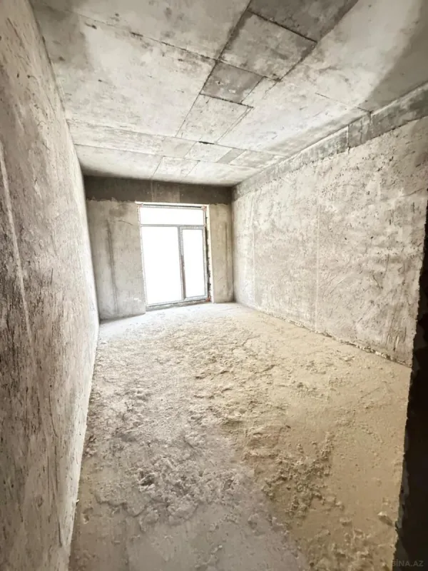 Satılır 4 otaqlı mənzil 161 m²