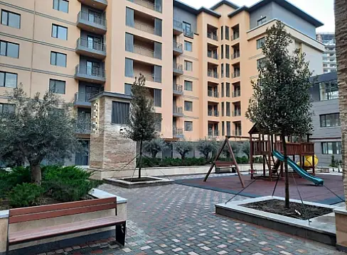 Satılır 4 otaqlı mənzil 161 m² — Bakı 4 otaq 161.00 m²