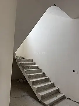 Satılır 6 otaqlı həyət evi 370 m²