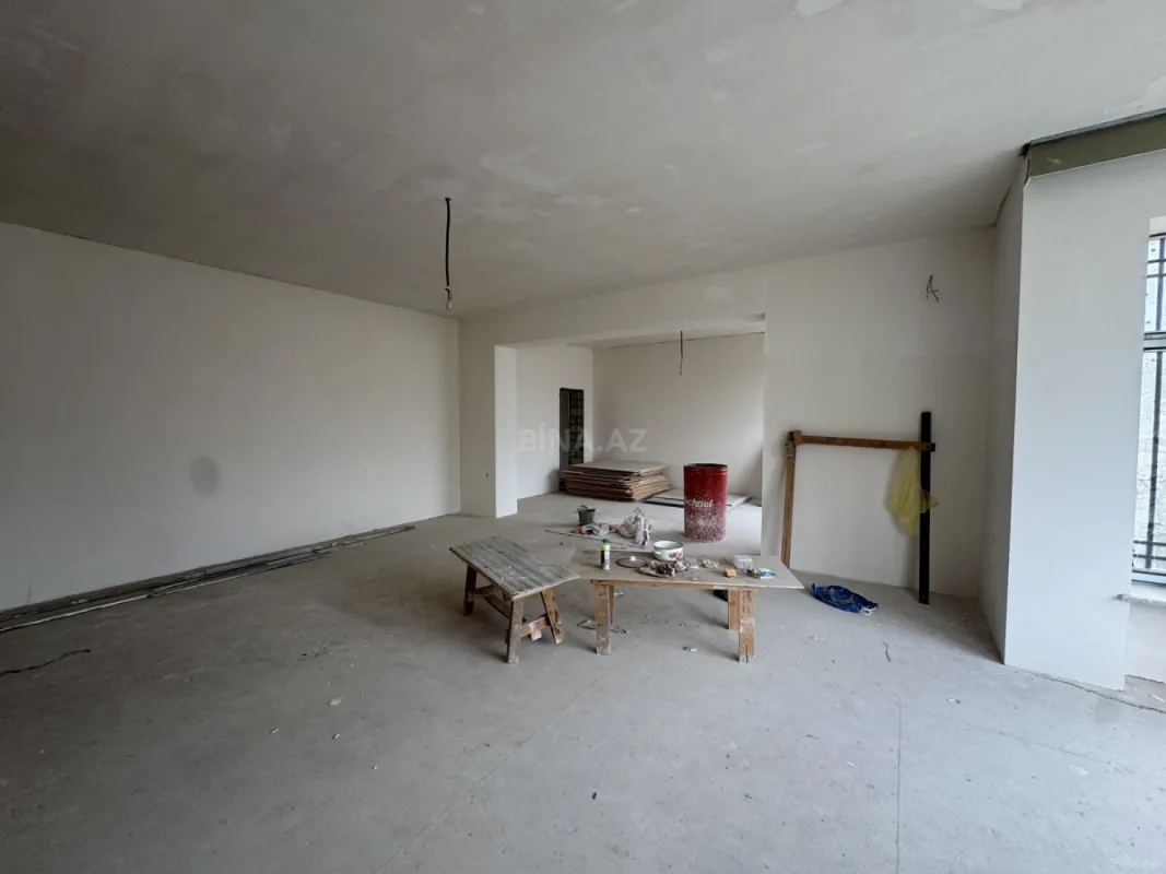 Satılır 6 otaqlı həyət evi 370 m²