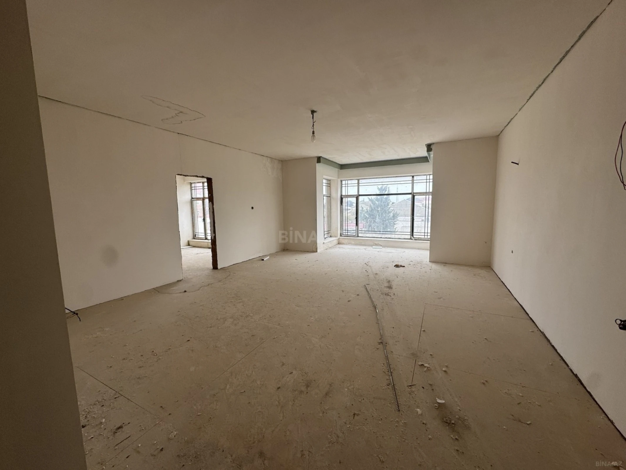 Satılır 6 otaqlı həyət evi 370 m²