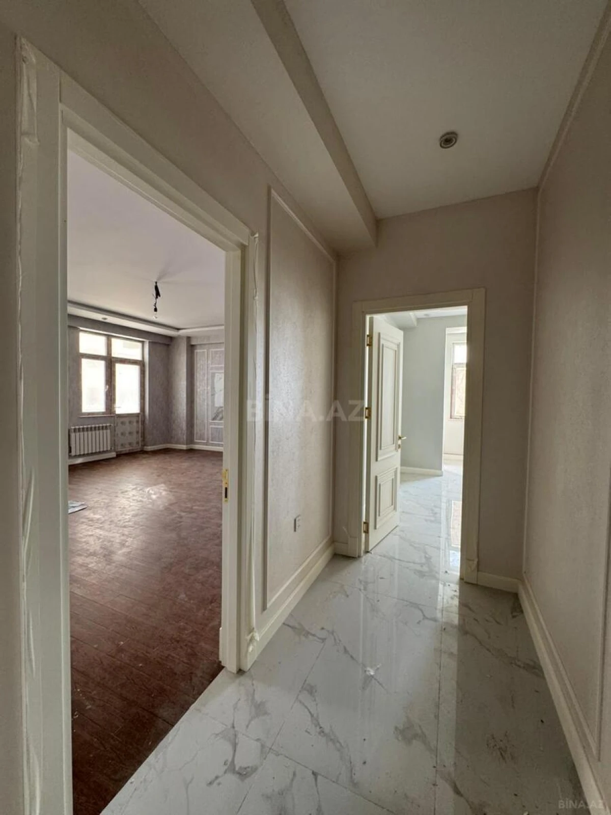 Satılır 3 otaqlı mənzil 138 m²